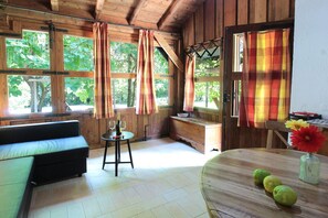 TV - Vacation Home in Cornuda with 2 bedrooms sleeps 6 (Cornuda)