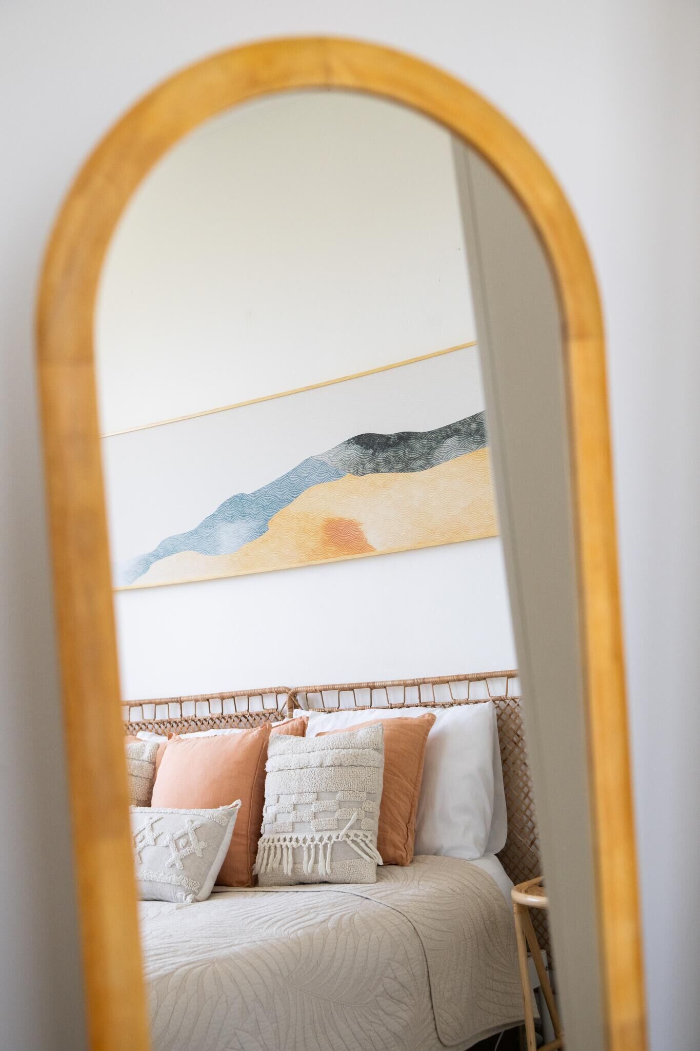 5 habitaciones, tabla de planchar con plancha, wifi y ropa de cama 