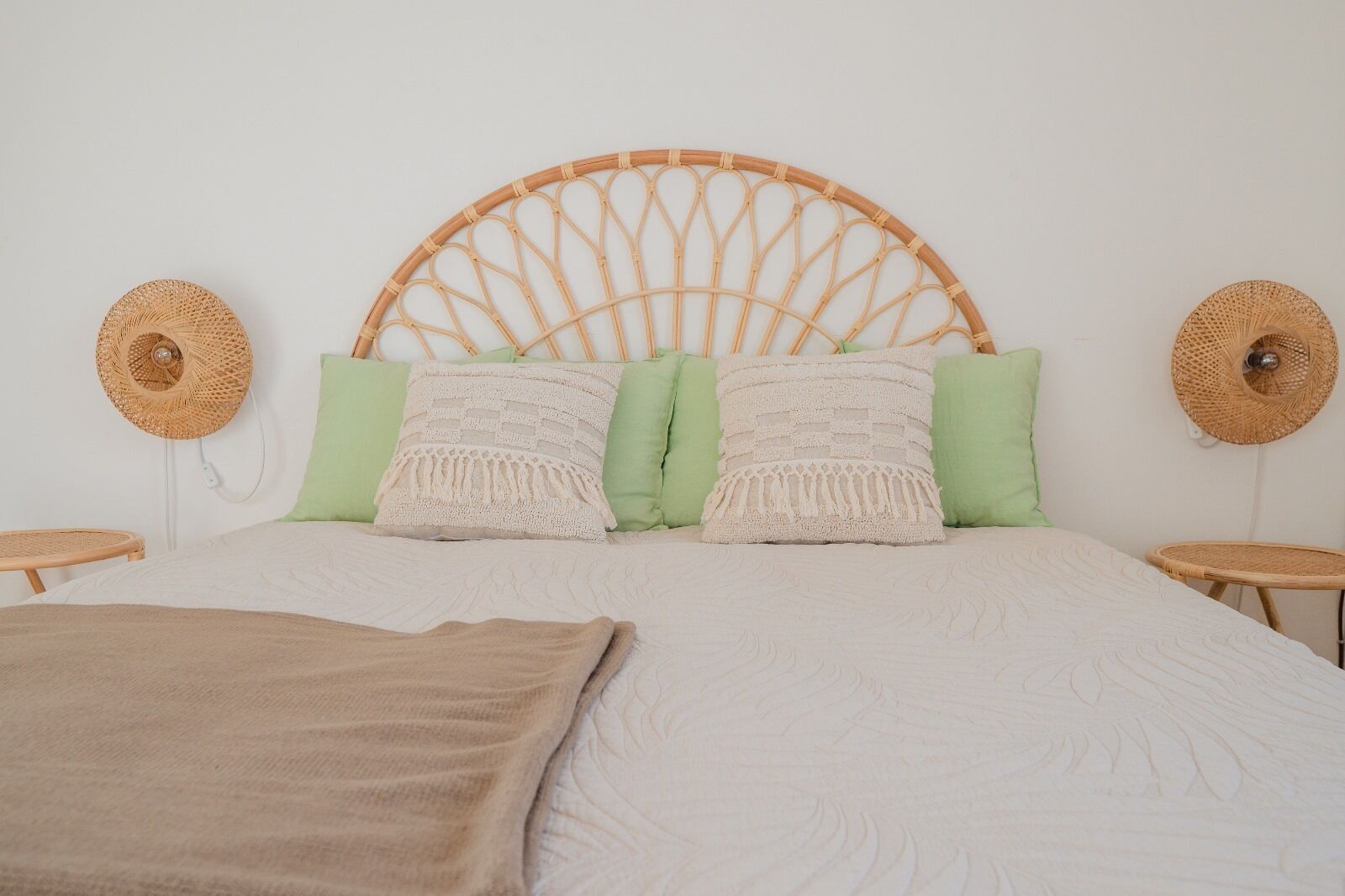 5 chambres, fer et planche à repasser, Wi-Fi, draps fournis