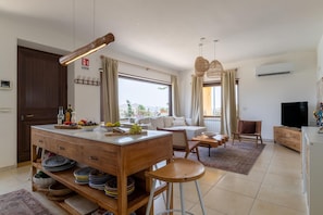 Interior - Sundrenched Sicilian Villa - Pool, Hot Tub, Gym, Sauna - Sleeps 10 Near Palermo (Ciminna Palermo)