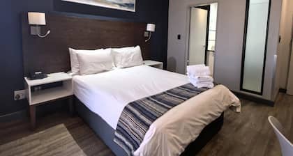 Kathu Hotel