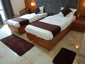 Deluxe Double Room, City View | Iron/ironing board, free WiFi