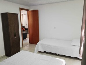 2 chambres, fer et planche à repasser, lit parapluie, Wi-Fi gratuit