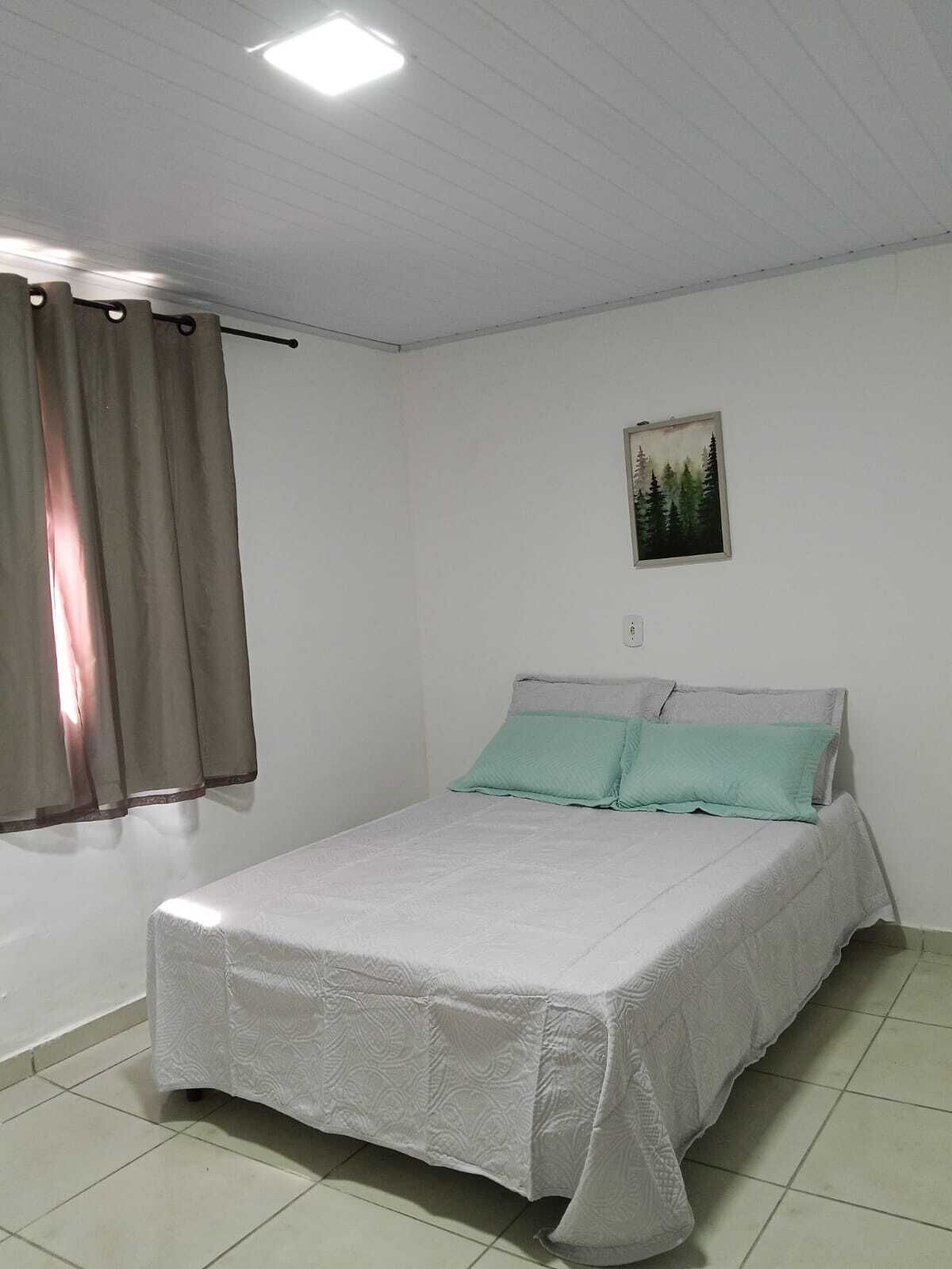 2 slaapkamers, een strijkplank/strijkijzer, reisbedje, gratis wifi