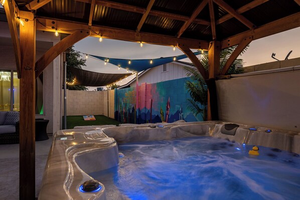Outdoor spa tub
