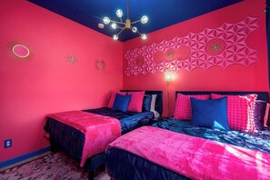 4 bedrooms, iron/ironing board, WiFi, bed sheets