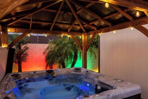 Baignoire à remous extérieure