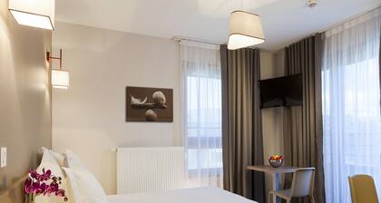 Cozy Retreat Near Geneva for 2 Guests