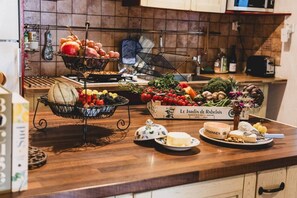 Frigorífic, microones, forn i placa de cuina