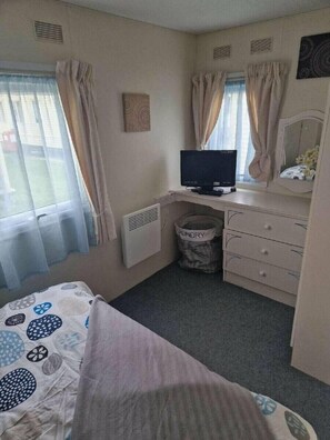 2 bedrooms, individually decorated, individually furnished, free WiFi