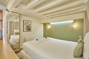 2 bedrooms, iron/ironing board, bed sheets