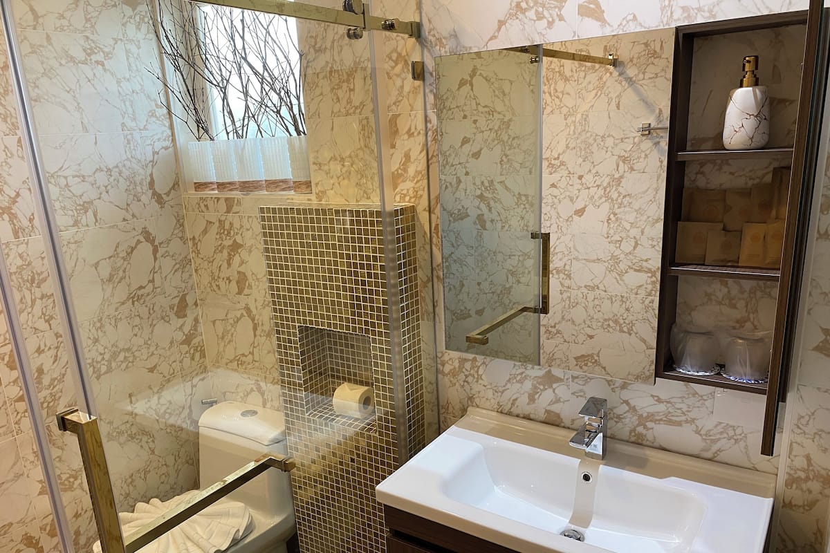 Executive Double Room, Mountain View | In-room safe, iron/ironing board, free WiFi