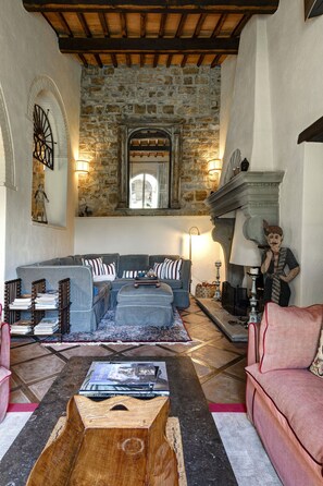 Téléviseur, foyer, chaîne audio