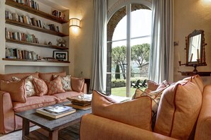 Téléviseur, foyer, chaîne audio