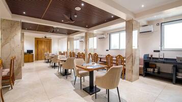 House | Dining