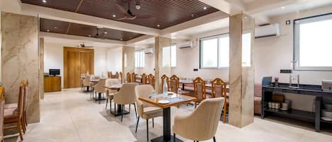 House | Dining