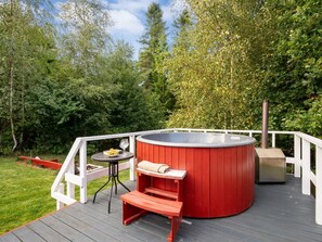 مغطس سبا خارجي