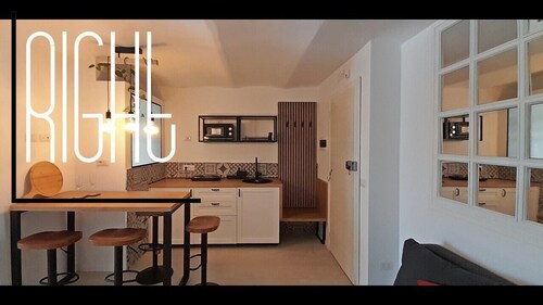 DIMORA "RIGHT&LEFT" Double accommodation in the center of Bari, ideal for 2 families