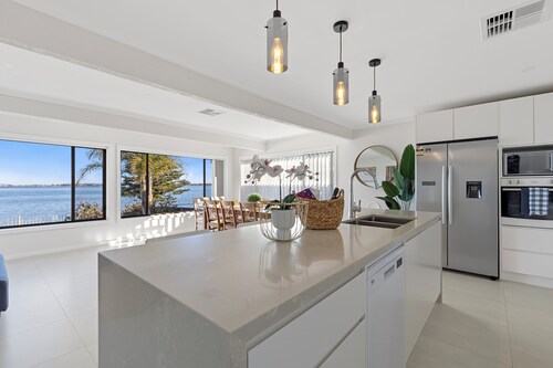 Lakeside Luxury Buff Point