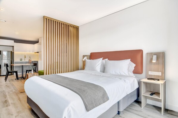 1 bedroom, desk, iron/ironing board, WiFi