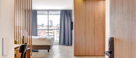 1 bedroom, desk, iron/ironing board, WiFi