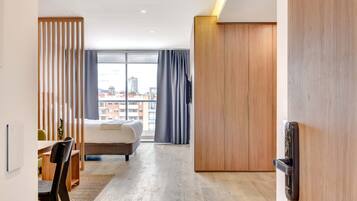 1 bedroom, desk, iron/ironing board, WiFi