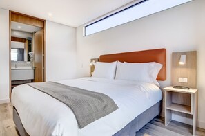 2 bedrooms, iron/ironing board, WiFi, bed sheets - w* | Cozy 2BR w/ Balcony in Santa Barbara (Bogotá)