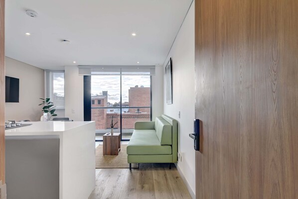 TV - w* | Cozy 2BR w/ Balcony in Santa Barbara (Bogotá)