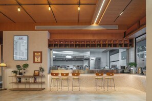 Restaurant - Captain 5 Youth Hotel (Shanghai)