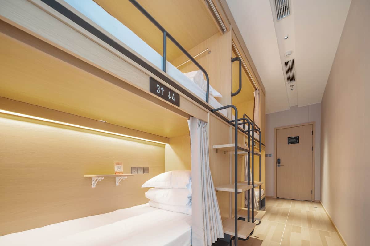 Comfort Quadruple Room | Free WiFi, bed sheets