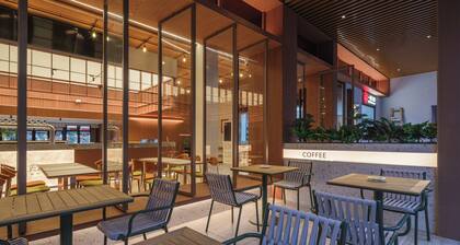 Captain 5 Youth Hotel