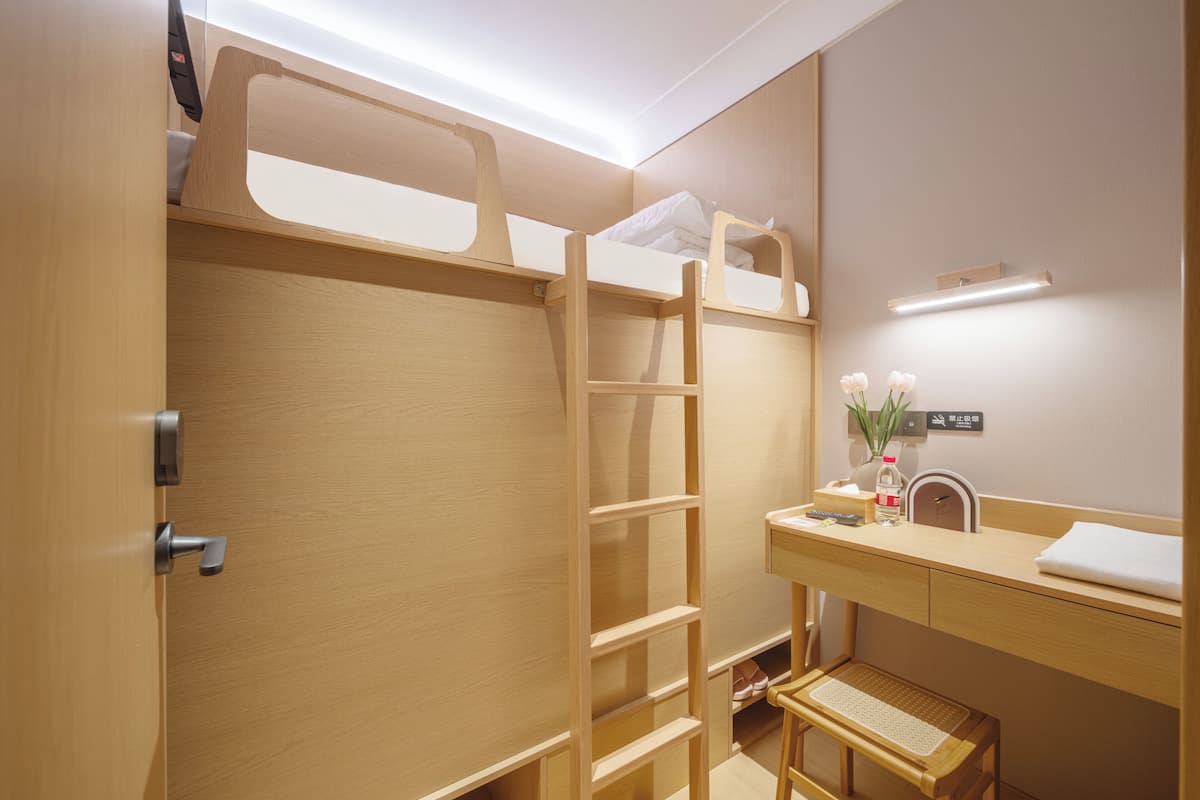 Basic Single Room | Free WiFi, bed sheets