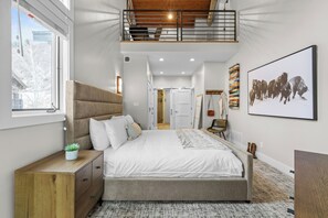 2 bedrooms, desk, iron/ironing board, free WiFi - Walk to Slopes, Hot Tub, Views, Mins to Main St | Deer Valley Haven by AvantStay (Park City)