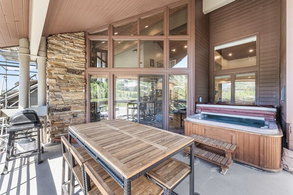 Outdoor dining