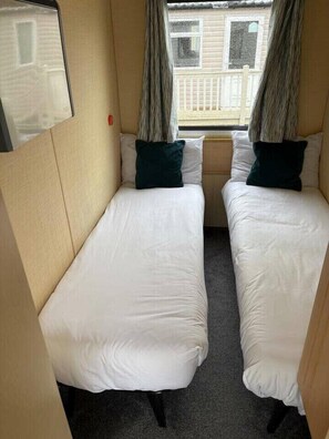 4 Schlafzimmer, individuell dekoriert, individuell eingerichtet