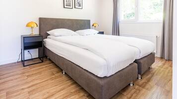 Chalet | 3 bedrooms, individually furnished, bed sheets