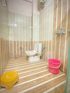 Shower, free toiletries, towels, soap