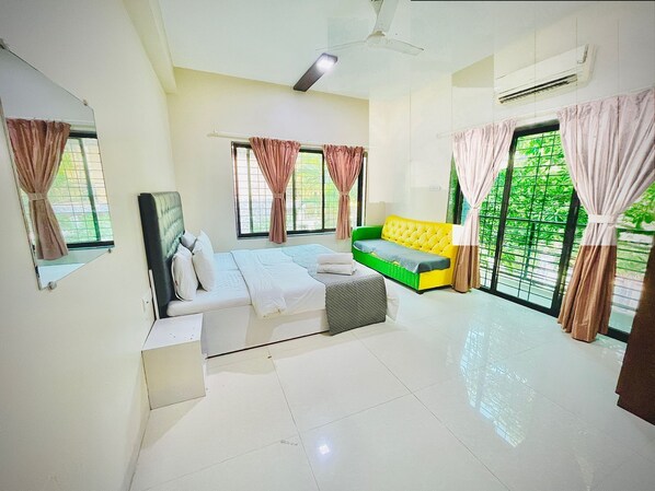 Bureau, accès au Wi-Fi (inclus)