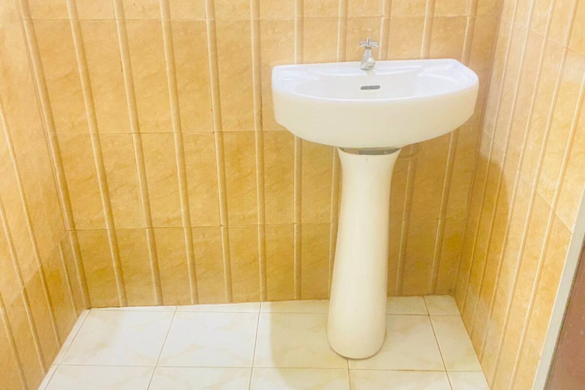 Desk, free WiFi