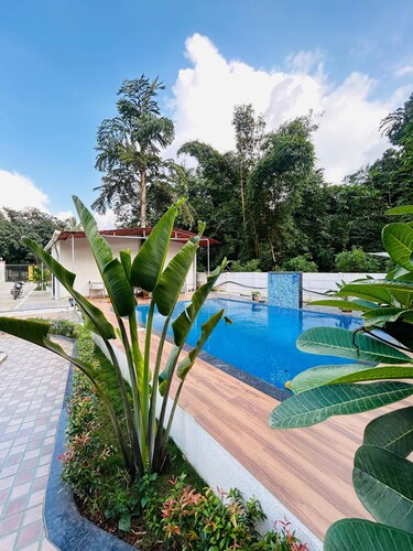 Romantic Jacuzzi Villa By RKS - The Studio Farm