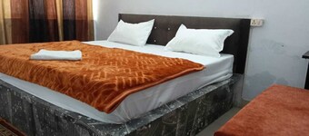 Hotel Trishla Inn Lodging & Boarding