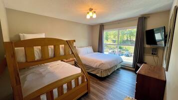 2 chambres, fer et planche Ă  repasser, Wi-Fi gratuit, draps fournis