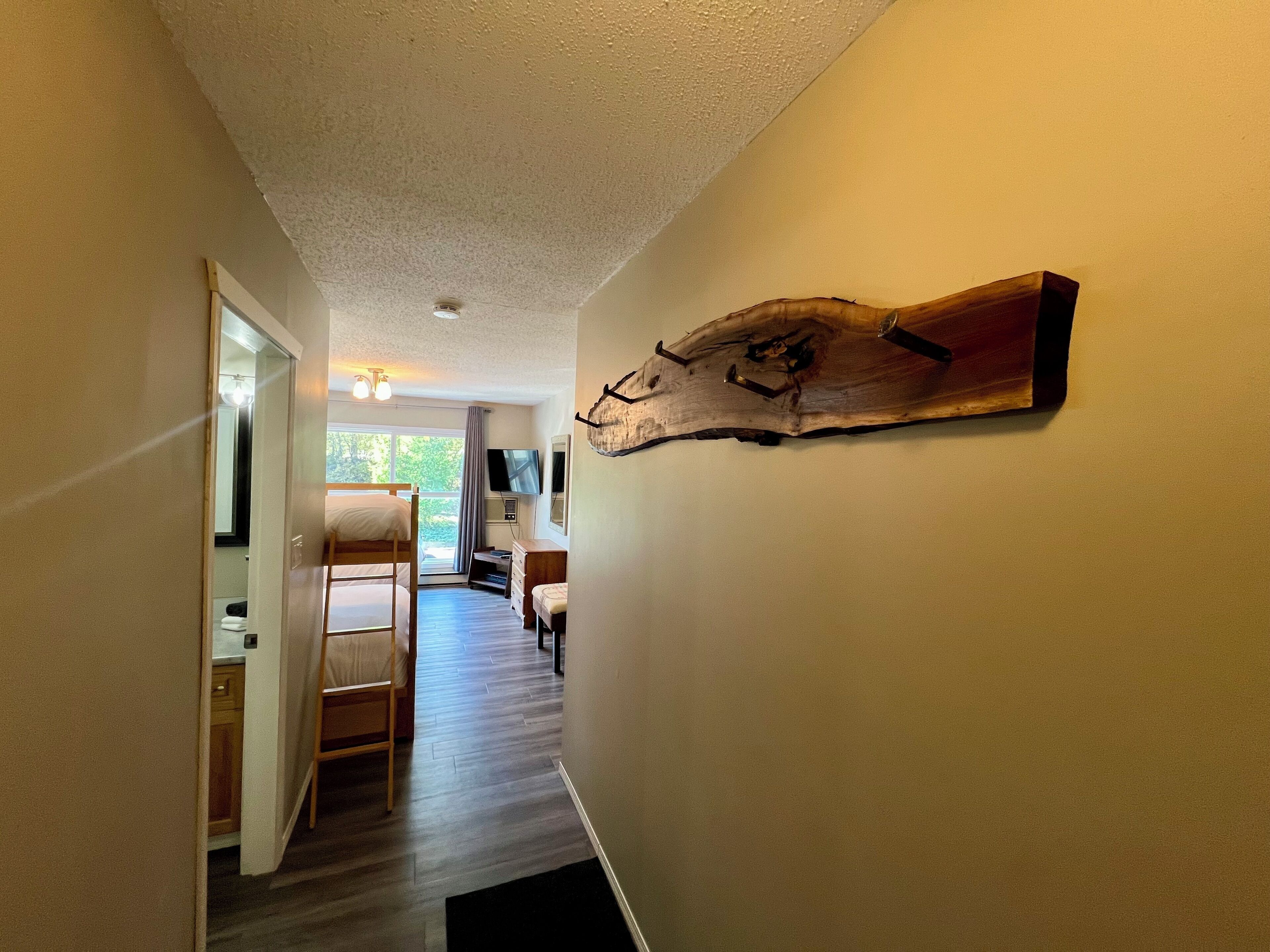 2 habitaciones, tabla de planchar con plancha y wifi gratis 