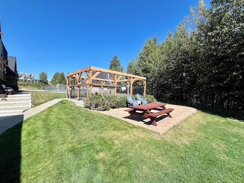 Ski-in-Ski-out-Hot-tub-Adventure-base