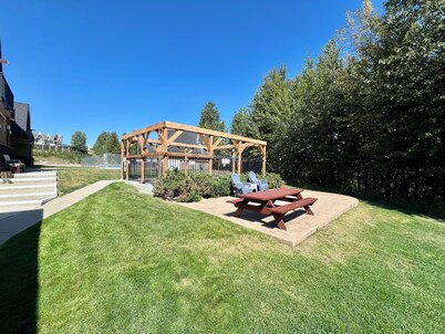 Ski-in-Ski-out-Hot-tub-Adventure-base