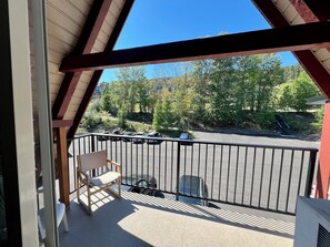 Property grounds - Ski-in-Ski-out-Hot-tub-Adventure-base (Kimberley)