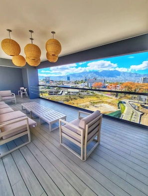 Apartment, 1 Bedroom | Lounge