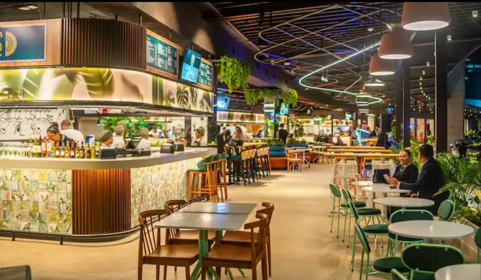 Apartment, 1 Bedroom | Bar (on property)