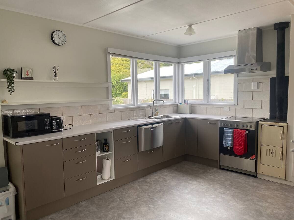 電子レンジ、オーブン、コンロ、食器洗い機