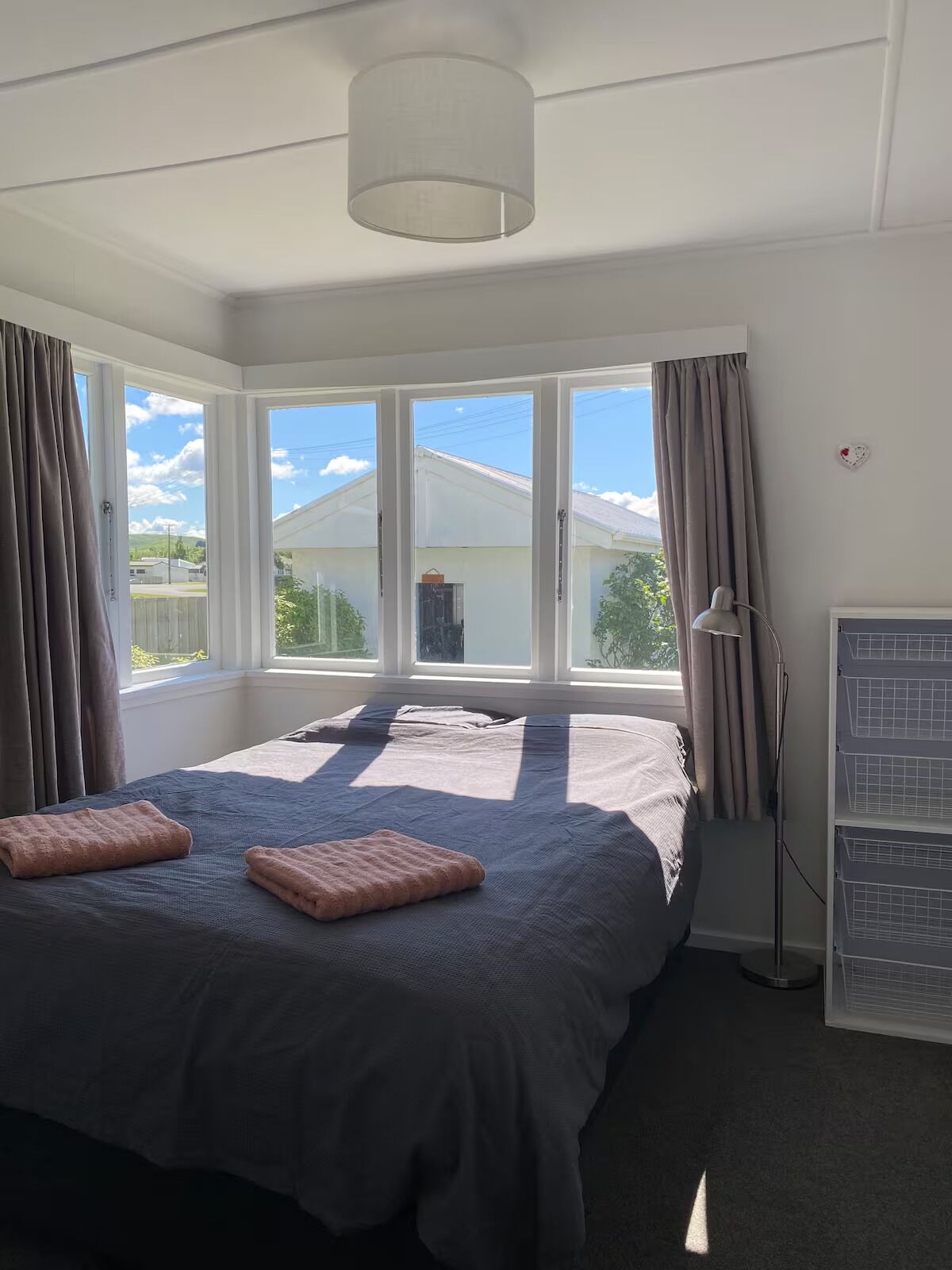 3 室のベッドルーム、WiFi、ベッドシーツ